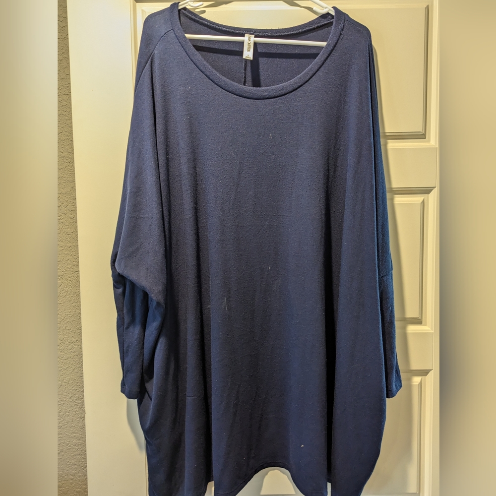 Navy tunic with bat wing sleeves